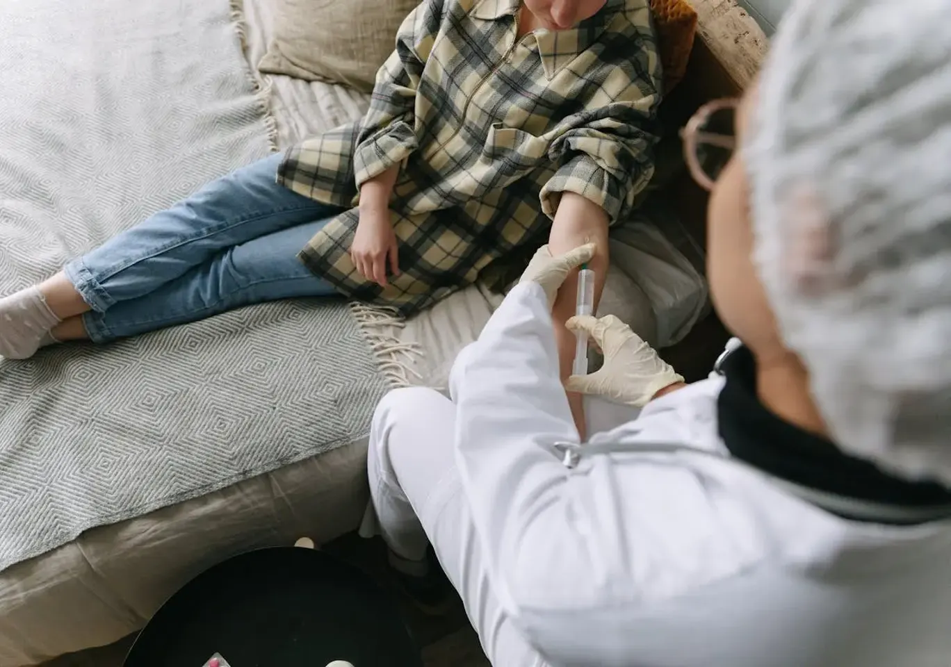 Terapia uzależnień Koszalin: rozmowa terapeutyczna na kanapie